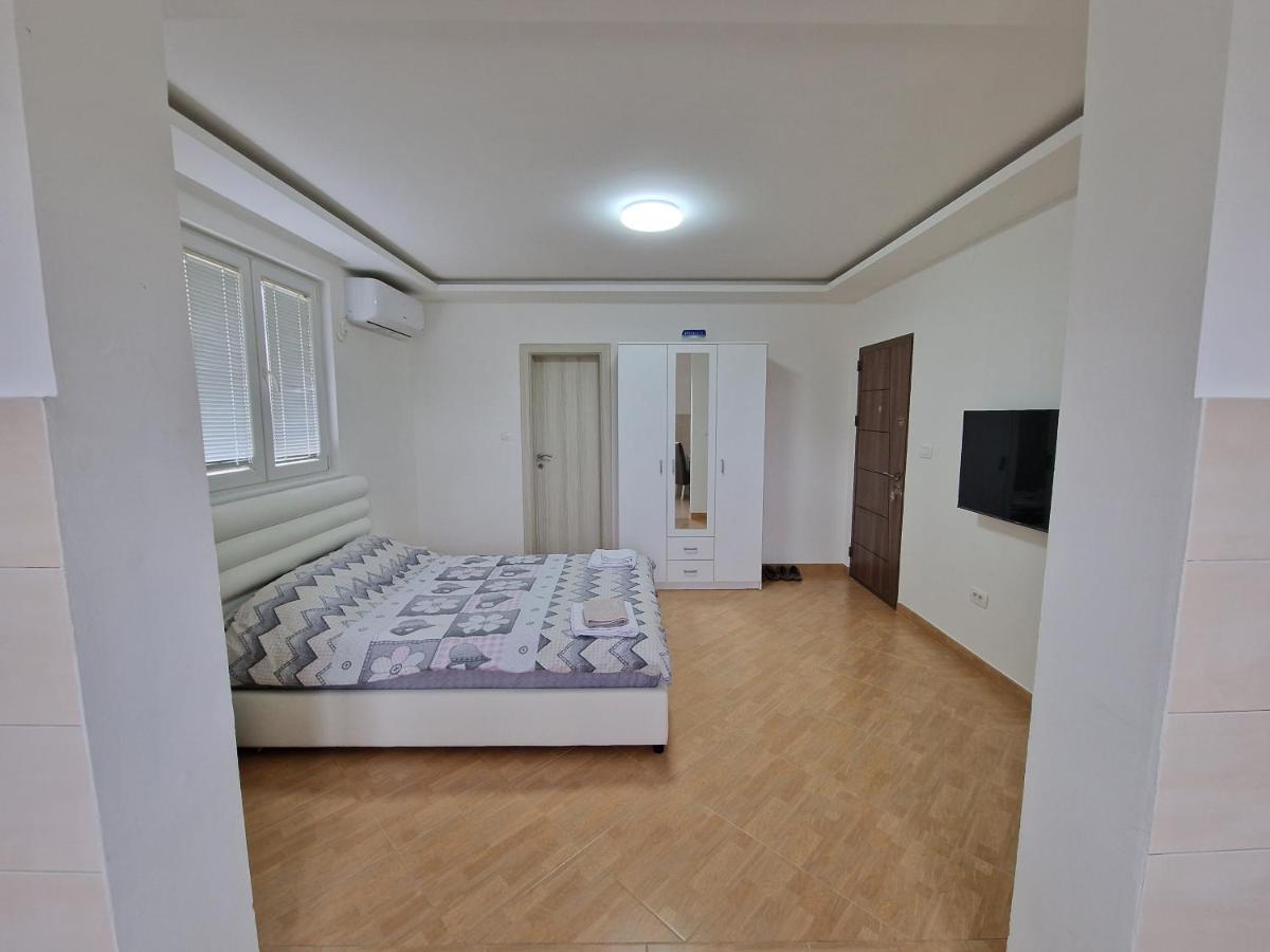 Apartman Tolosi Podgorica Exterior foto