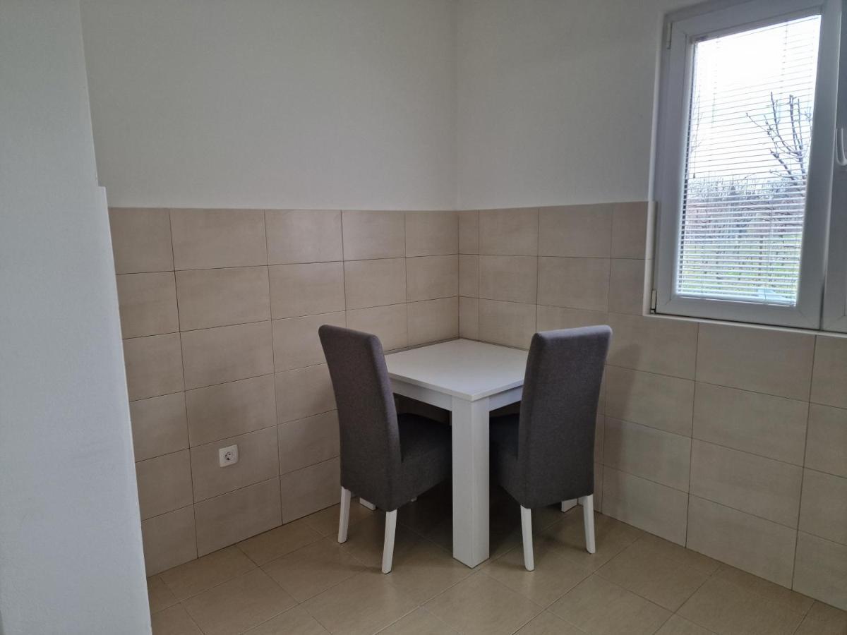 Apartman Tolosi Podgorica Exterior foto